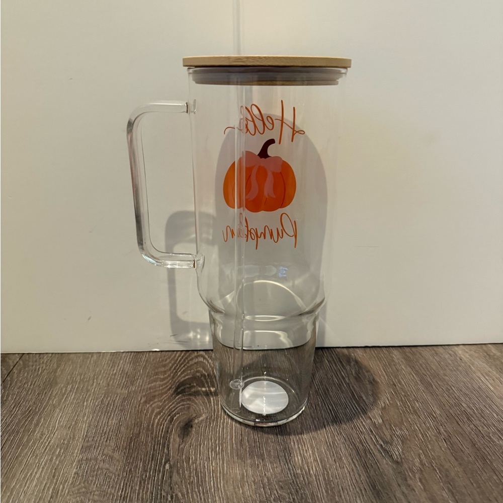 ๐ Super Cute Hello Pumpkin Glass Tumbler with Straw- 47 oz- NWT - Picture 2 of 3